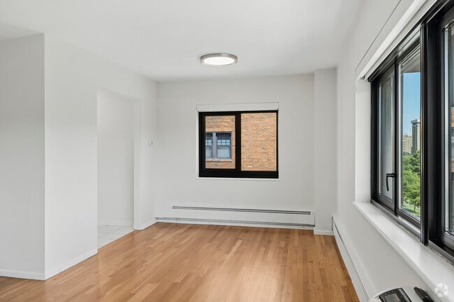 Premium - 2BR, 1BA - 965SF - Dining Room