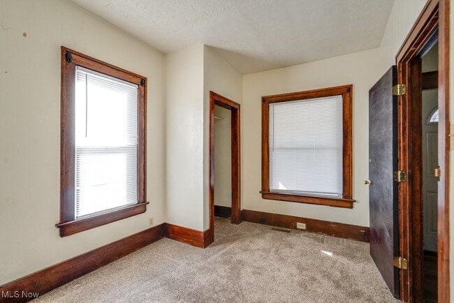 Photo - 309 Power St