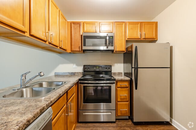 2BR, 1BA - Kitchen
