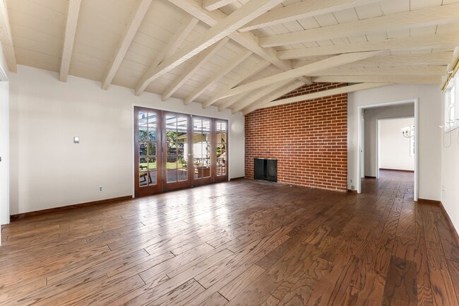 Photo - 549 El Medio Ave