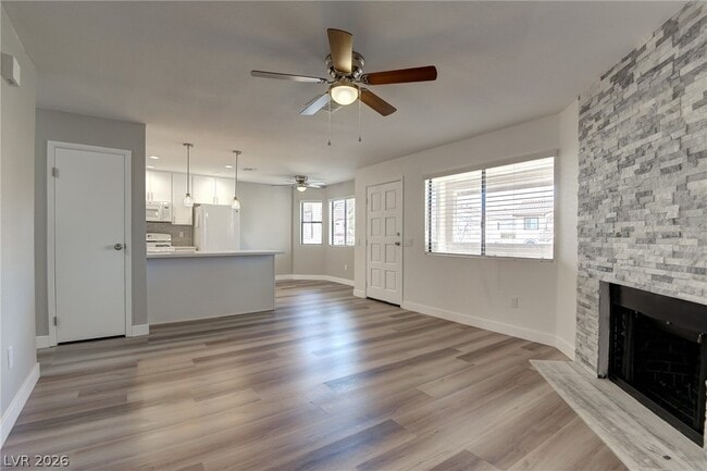 Photo - 853 Rock Springs Dr Unidad 202