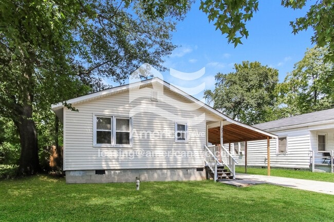 Photo - 2210 Tudor Dr