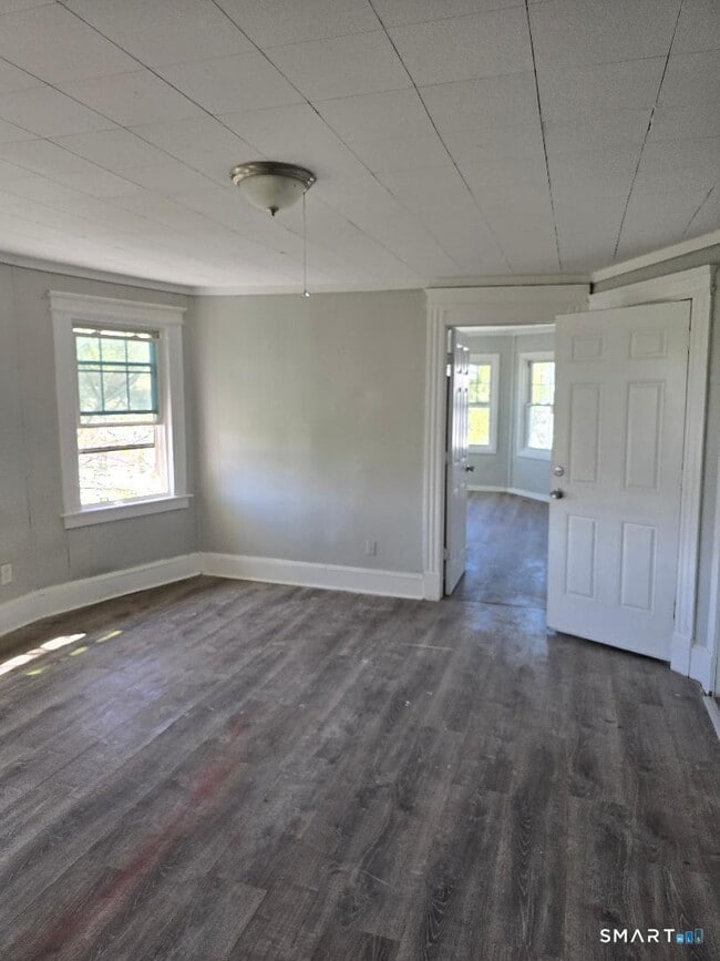 219 Woodlawn Terrace Unit 3rd floor