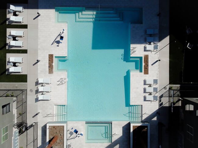 Photo - Refinery at Pointe17