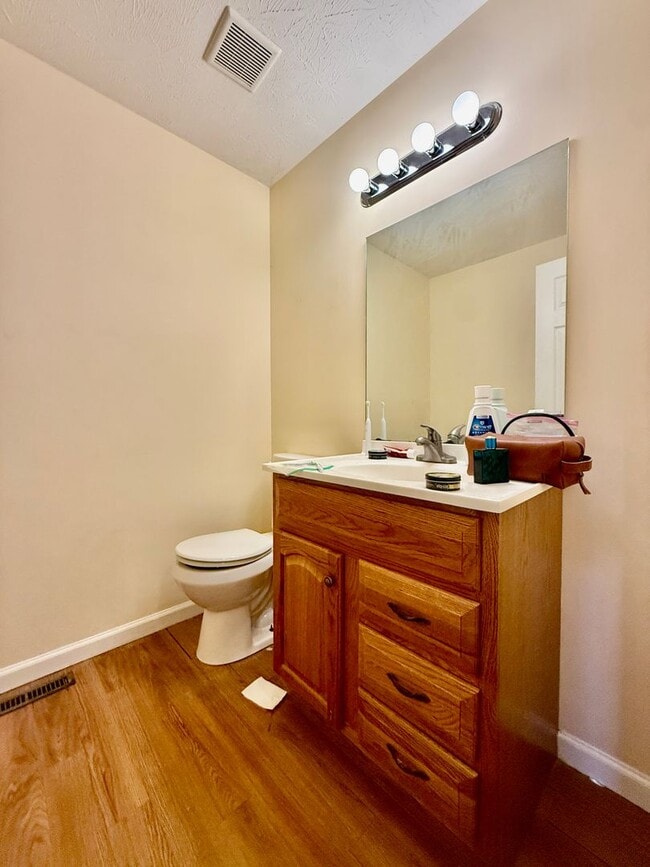 Photo - 424 Woodland Ave Unit B