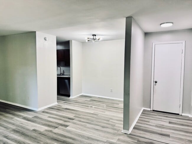 Photo - 1208 Schaub Dr