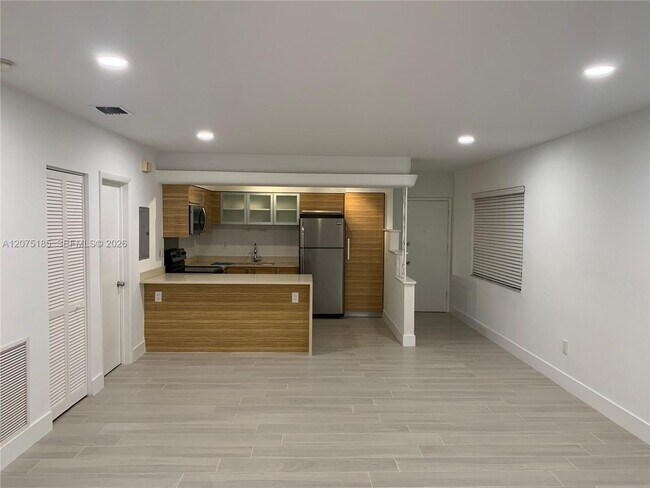 315 Majorca Ave Unit 3