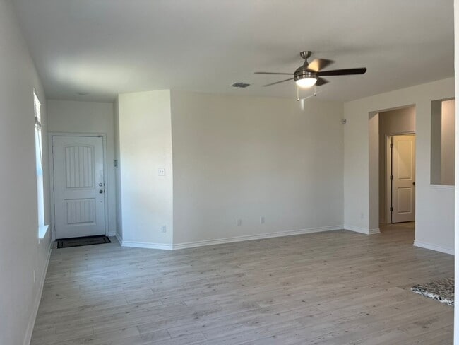 114 E Granite Shrs Dr