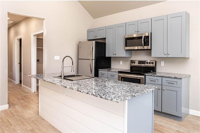 Photo - 815 Vly Oaks Ln