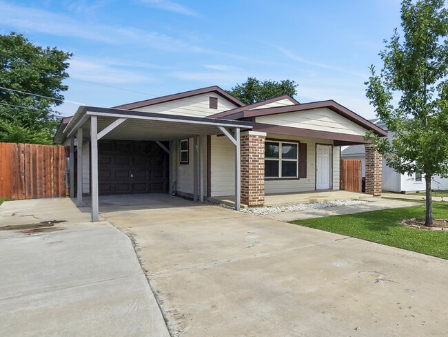 Photo - 1332 Dreiss St