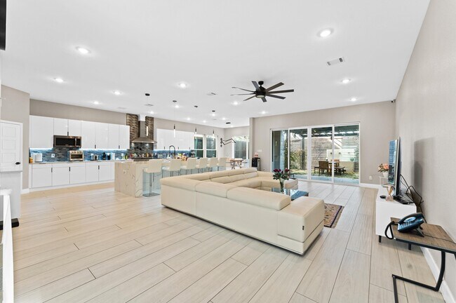 Photo - 1425 Adkins Rd