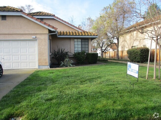 Building Photo - Single Family Home walking Distance to the...