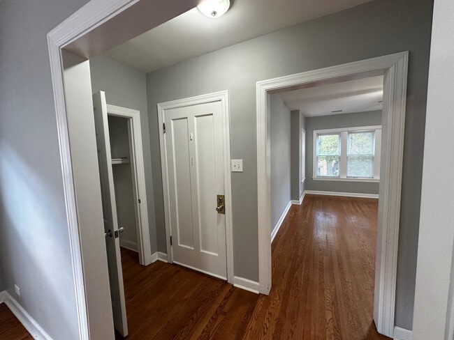 Photo - 4129 W Barry Ave Unidad 2