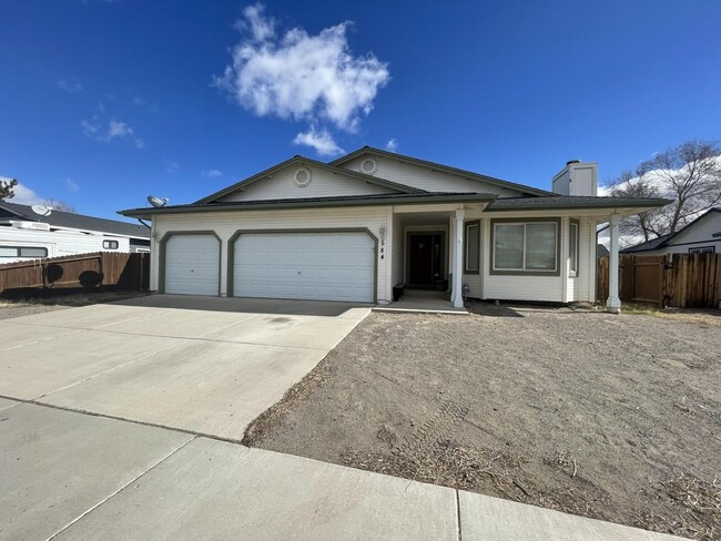 Building Photo - Executive Living Close to Downtown Fernley...