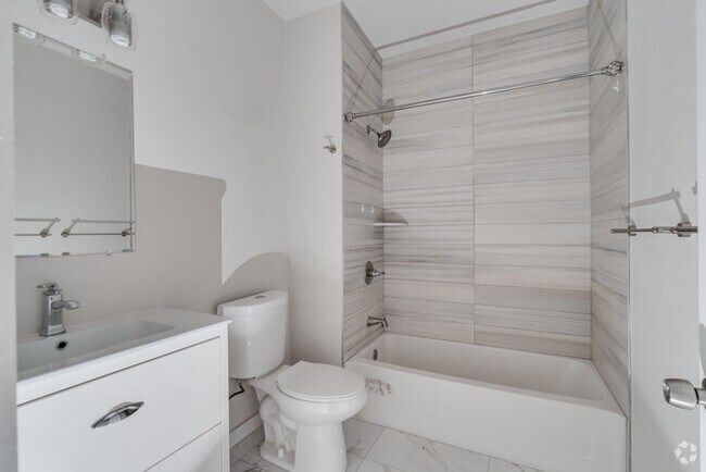 Building Photo - Newly Renovated Temple Apartments Unit 3