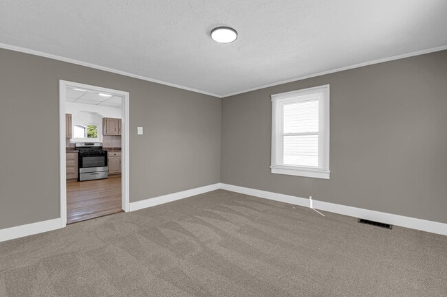 Photo - 9919 Clyde Ave