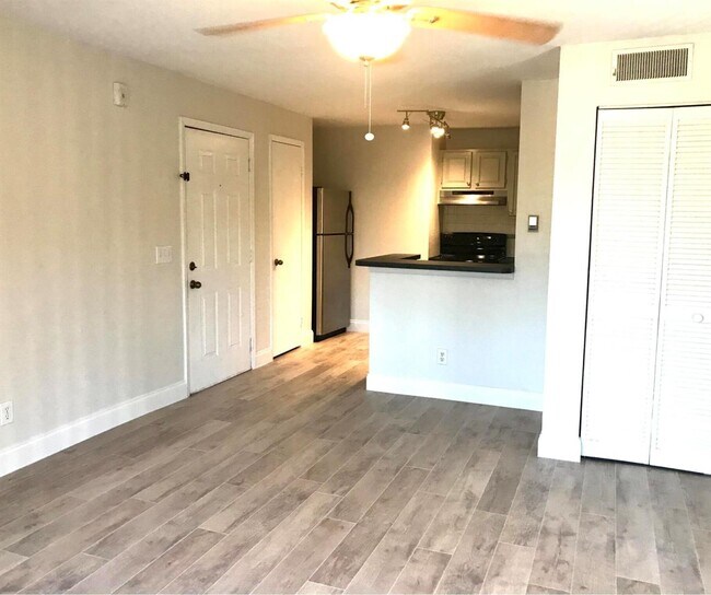 1865 Palm Cove Blvd Unidad Verano