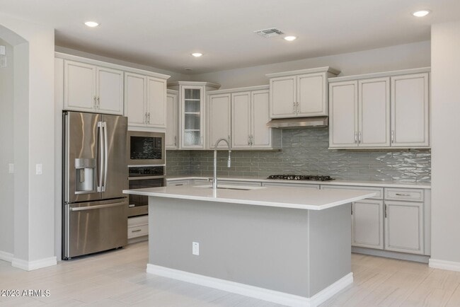 Building Photo - 15292 W Linden St