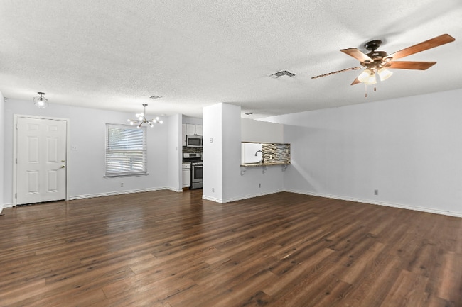 Photo - 5622 Frst Lk St