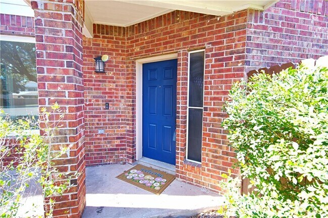 Photo - 27 Fern Ave W