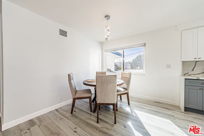 Photo - 722 Lincoln Blvd Unit 6