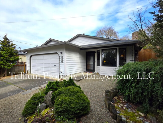 Building Photo - 110 SE 65th Ave