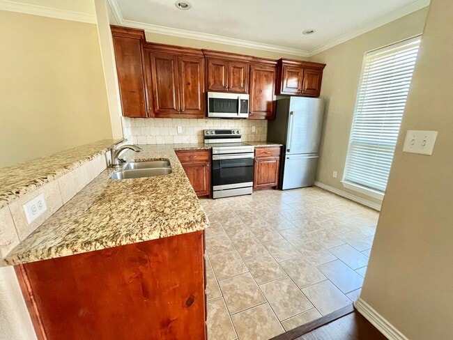 Photo - 104 Letha Ct