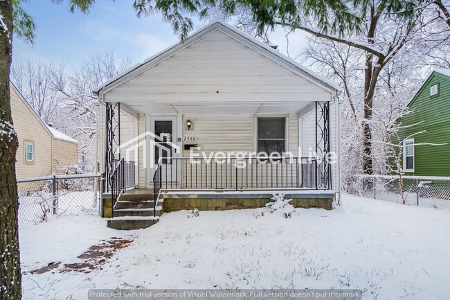 Building Photo - 2580 Grasmere Ave