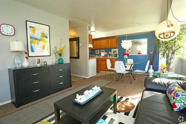 1 BR, 1 BA - 624 SF