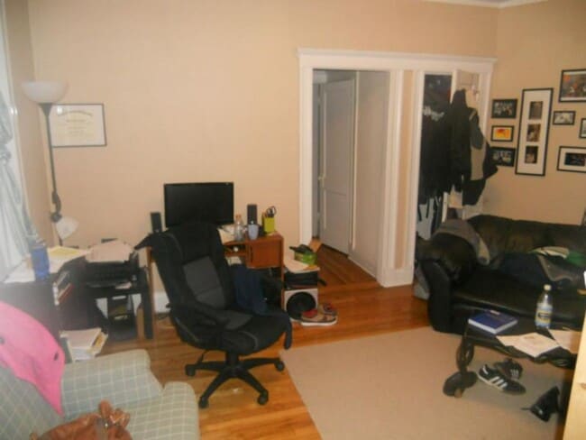 Building Photo - HOT ALLSTON LISTING!!!!