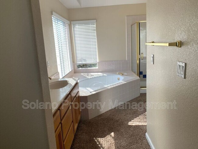 Photo - 143 Sundance Dr