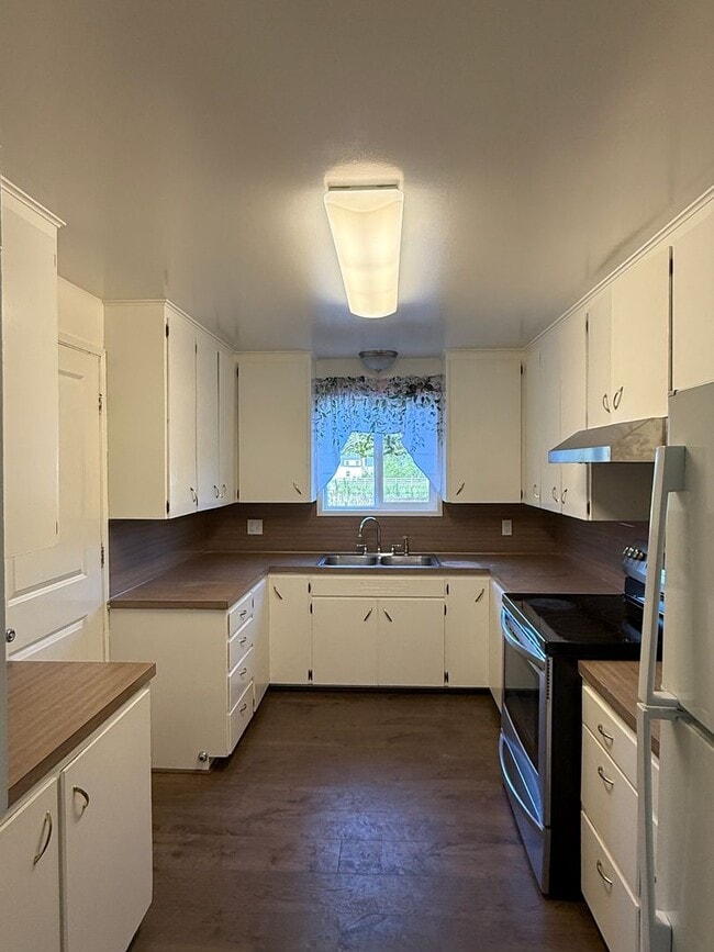 Photo - 2 Bed, 1 Bath + Bonus Room & Carport - peaceful country living just minutes from town!