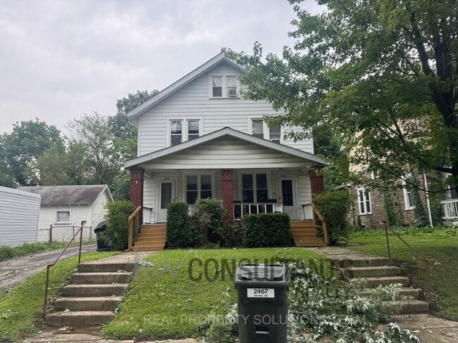2462 Indiana Ave