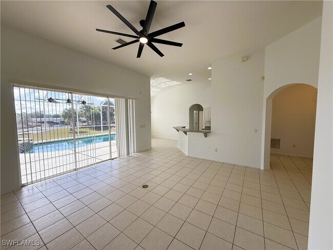 Photo - 1280 12th Ave NE