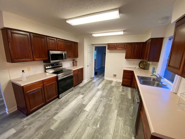 Photo - 6145 Clearwater Dr