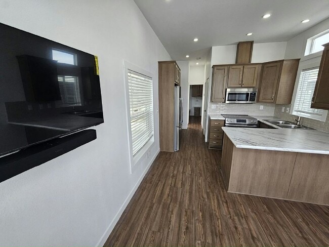 Photo - 303 N Lindsay Rd