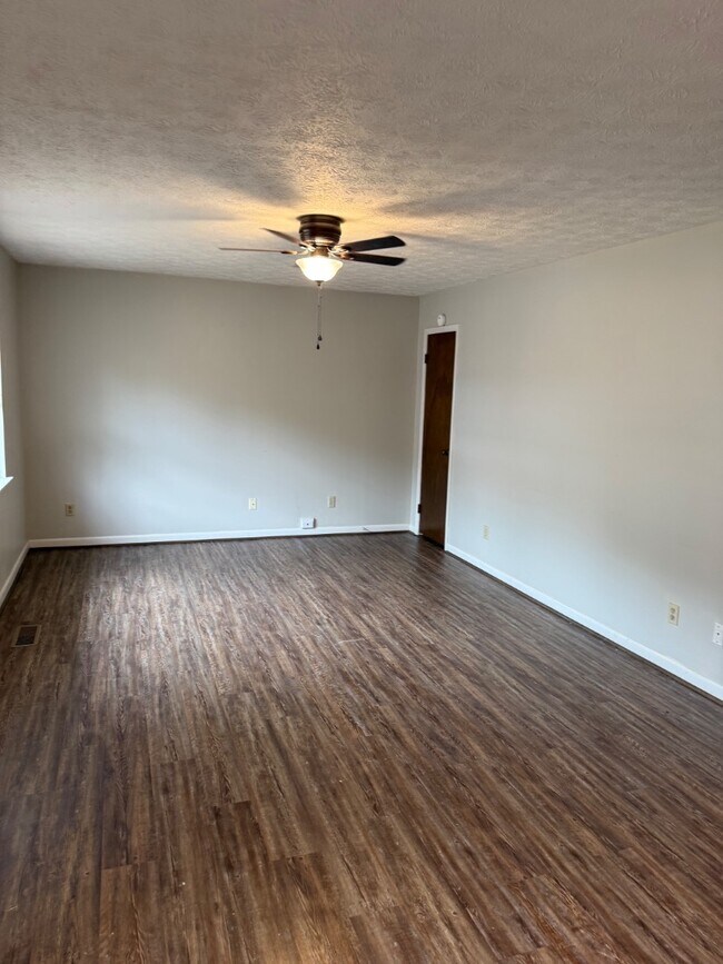 Photo - 907 Ivan Dr SW