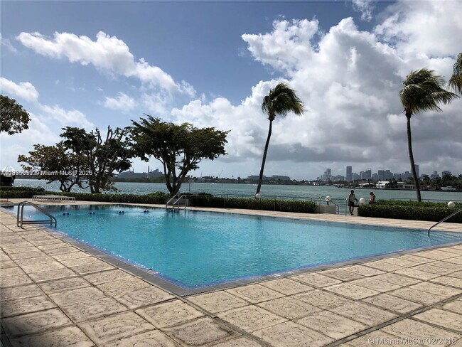 Photo - 3 Island Ave Unidad 9D