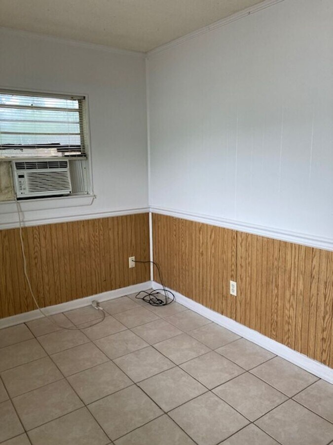 Photo - 569 Florosa Ct