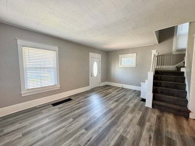 Photo - 3014 2nd St NW