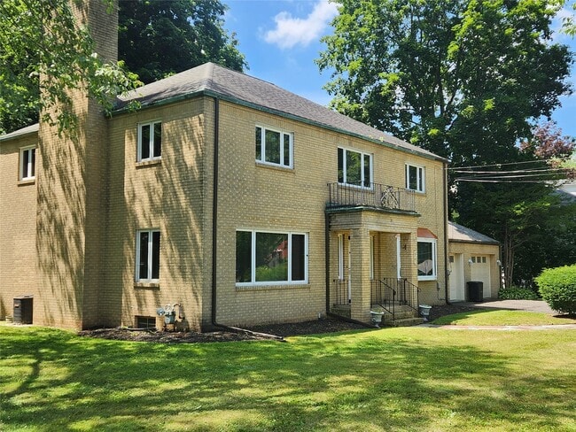 Photo - 77 Riverside Dr