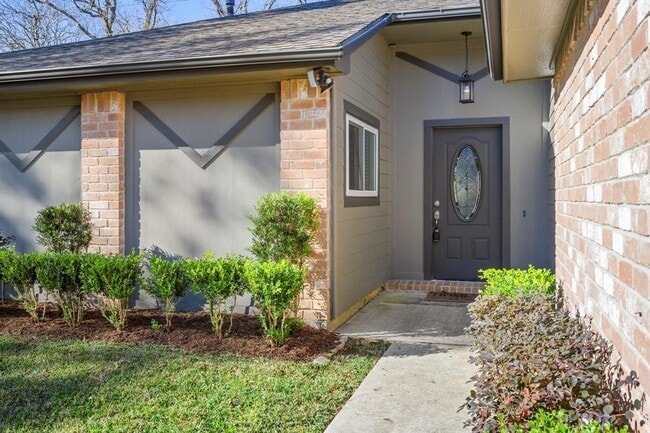 Photo - 835 Mayweather Ln