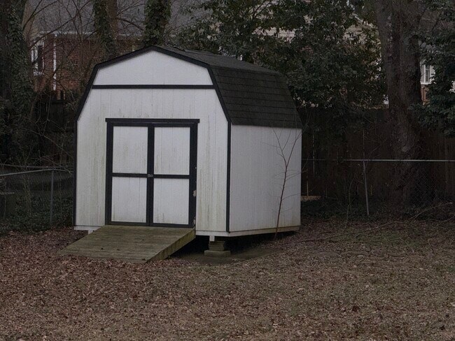 Photo - 2205 Branderwood Dr