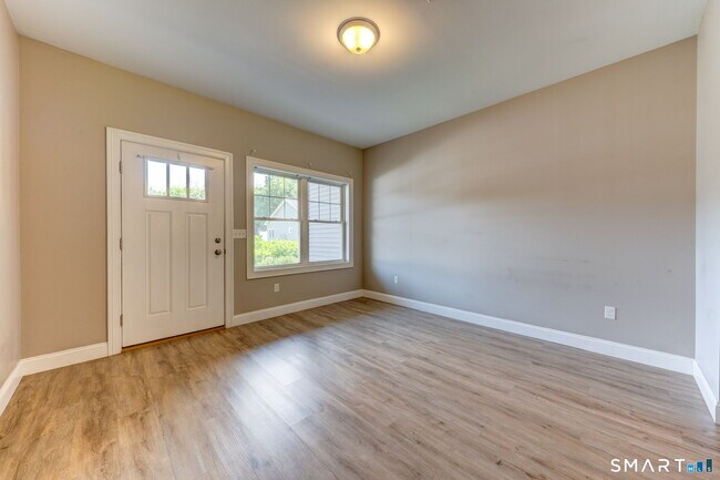 Photo - 37 Hunters Ln Unit 6