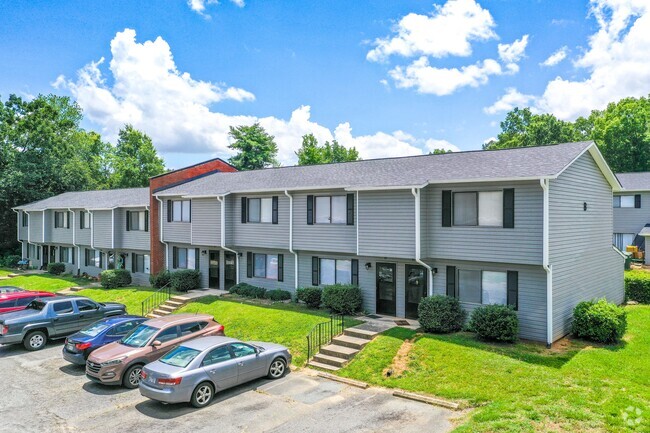 The Oaks at Monroe Apartments For Rent in Monroe, NC | ForRent.com