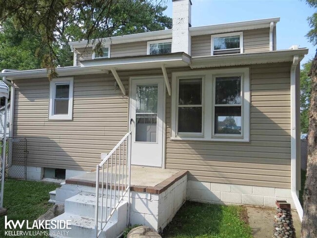 Photo - 18270 Sycamore St