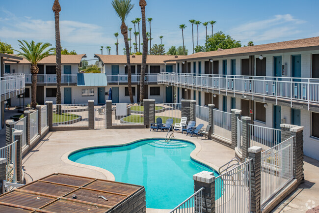 Building Photo - The Retro on 32nd Street Apartments