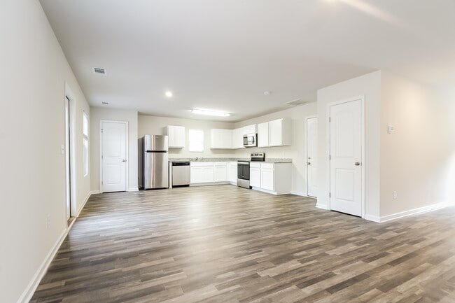 Photo - 157 Evvalane Dr