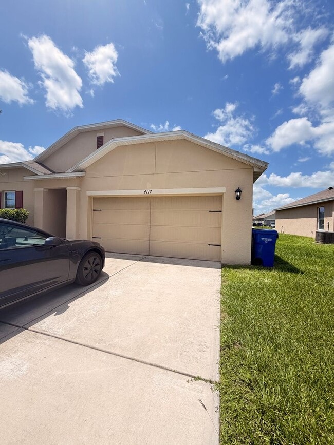Photo - 4 Bedroom, 2 bathroom, spacious home in Winter Haven ...