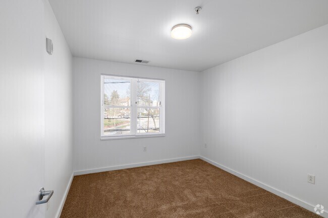 1BR, 1BA - 900SF - Bedroom